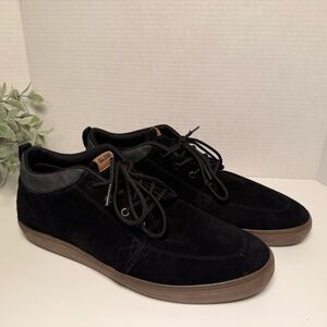 Globe GS Chukka GBGSCHUKKA Mens Black Suede Skate Shoes Size 12 Minimalist